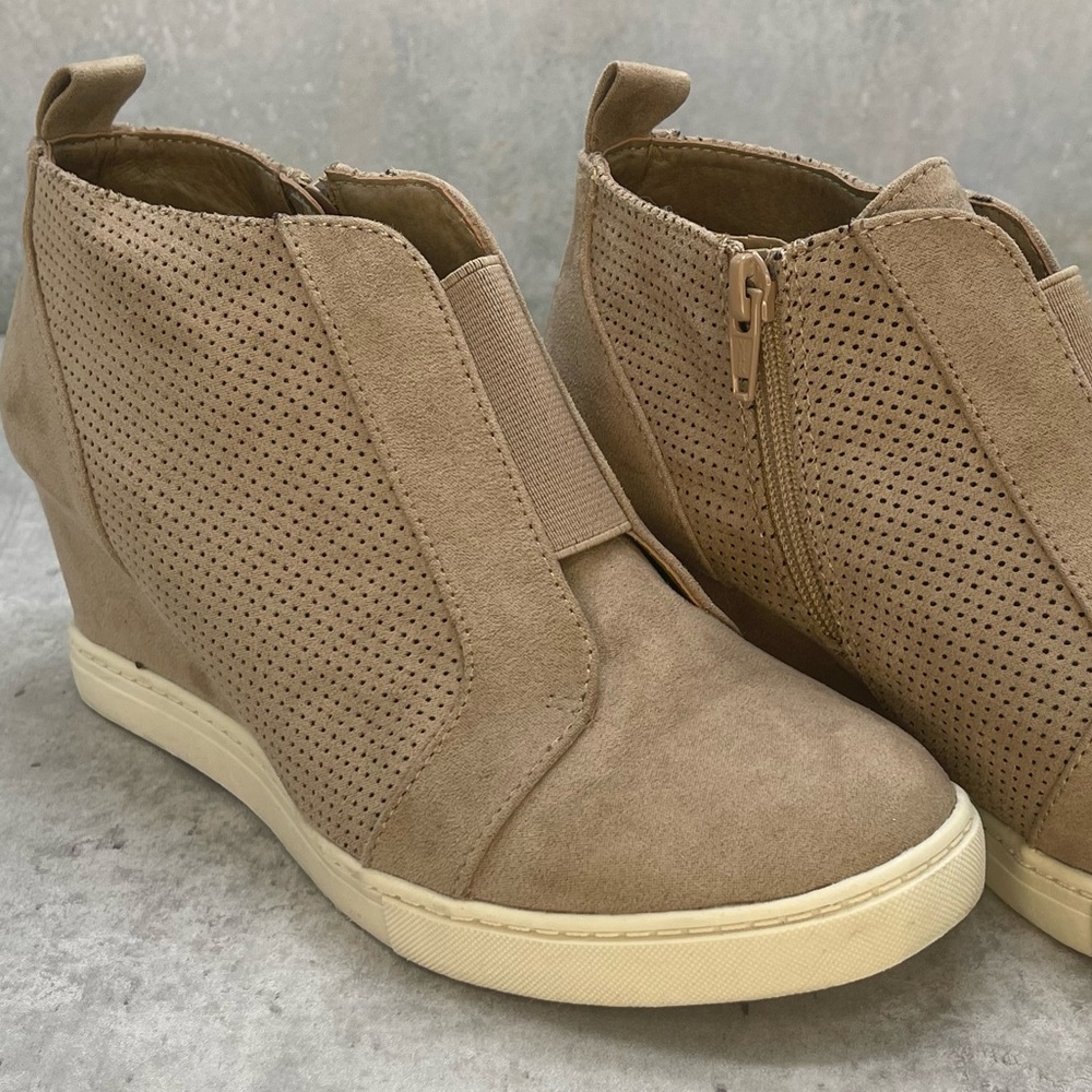 Size 7.5 Wedge Style Sneakers in Tan with Zipper